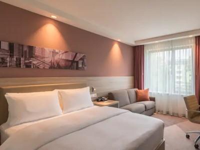 Hotel Hampton By Hilton Frankfurt Centre East 3*