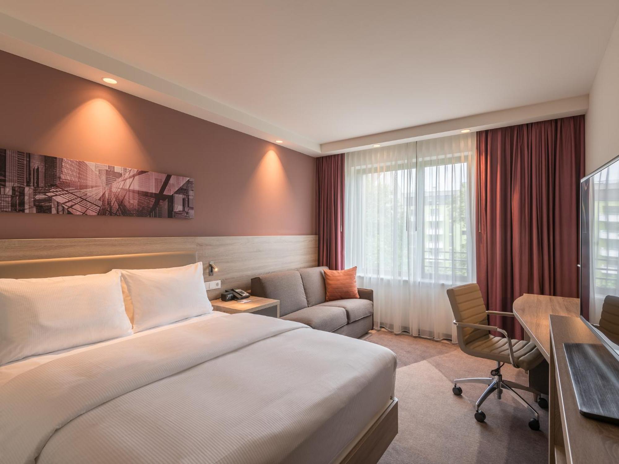 Hampton By Hilton Frankfurt Centre East Hotel 3*